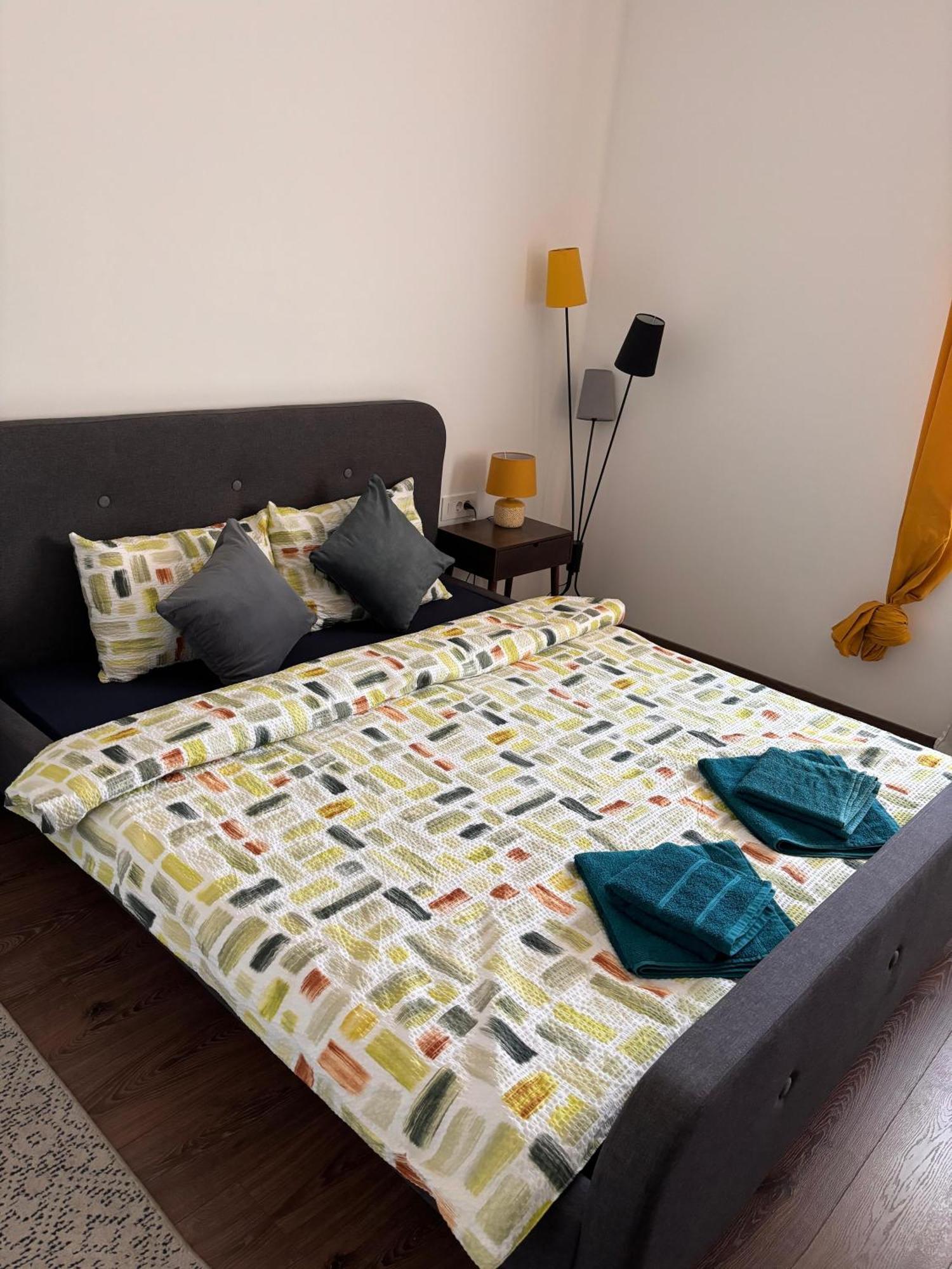 Mirvana Apartments Metheor Executive Suite Timişoara Eksteriør billede